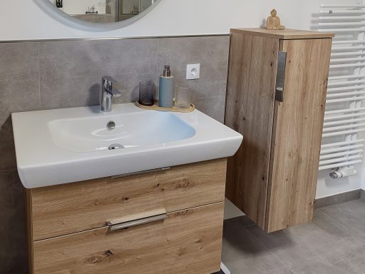 Modernes Tageslichtbad in der Unterkunft nahe Phantasialand