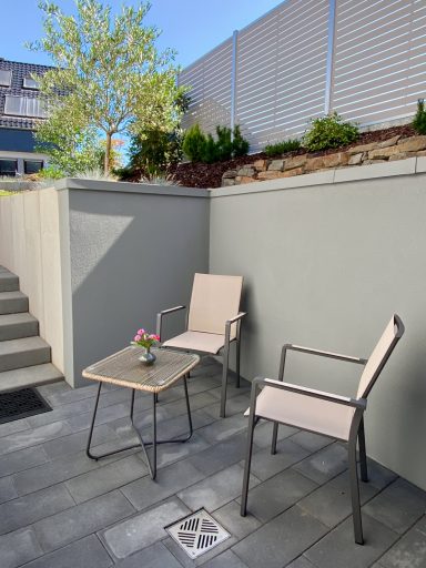 TERRASSE IM EINGANGSBEREICH