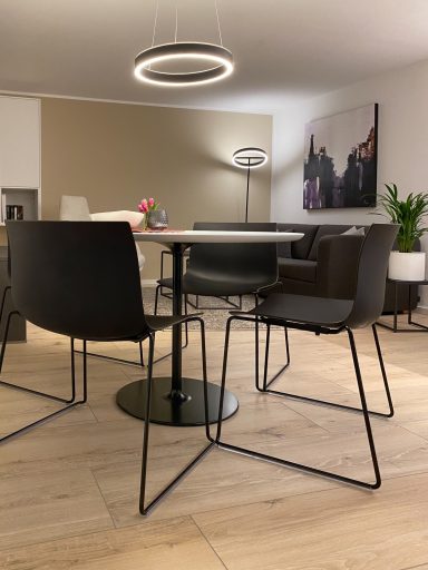 Offener Wohnbereich FeWo nahe Brühl